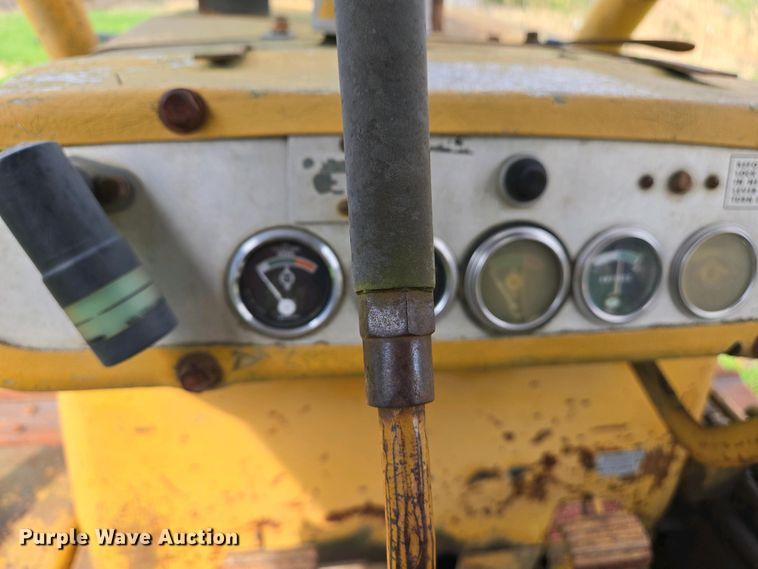 image for item EJ7455 1970 Caterpillar D4 dozer