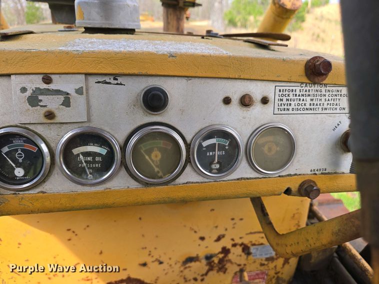 image for item EJ7455 1970 Caterpillar D4 dozer