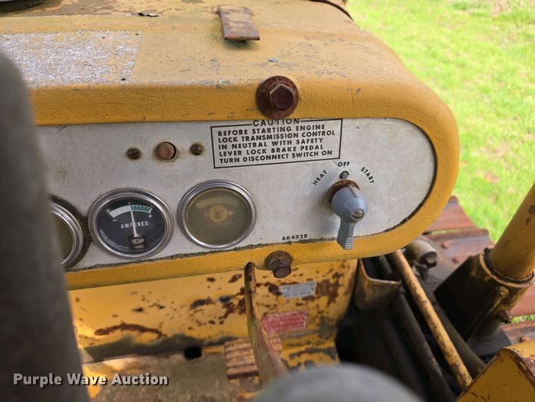 image for item EJ7455 1970 Caterpillar D4 dozer