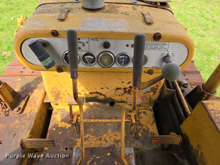 image for item EJ7455 1970 Caterpillar D4 dozer