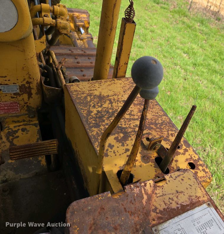 image for item EJ7455 1970 Caterpillar D4 dozer