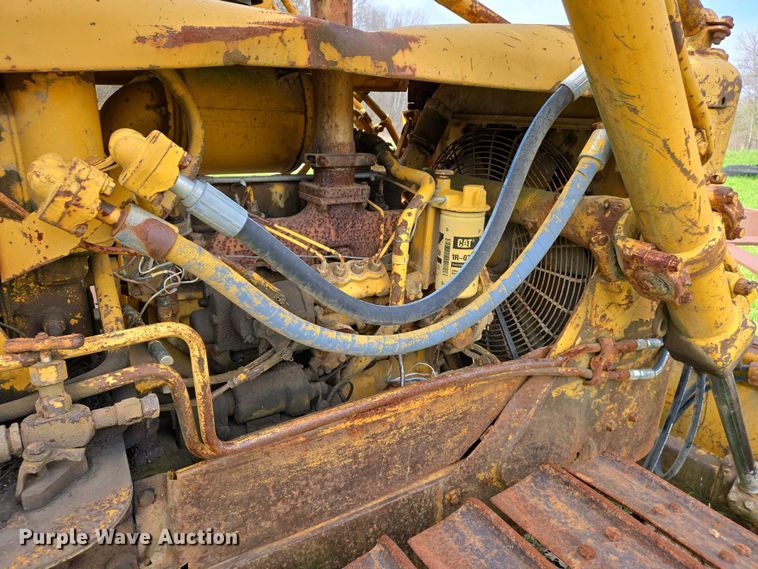 image for item EJ7455 1970 Caterpillar D4 dozer