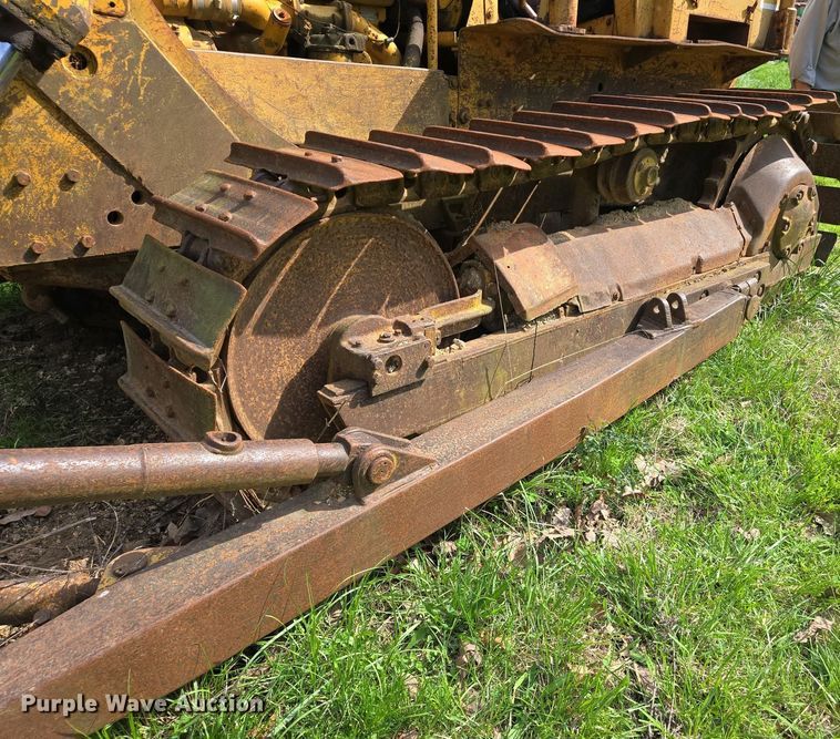 image for item EJ7455 1970 Caterpillar D4 dozer