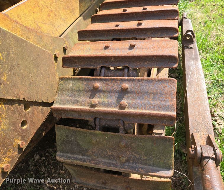 image for item EJ7455 1970 Caterpillar D4 dozer