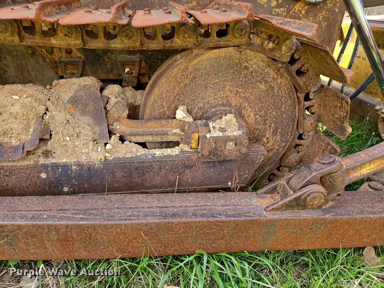 image for item EJ7455 1970 Caterpillar D4 dozer