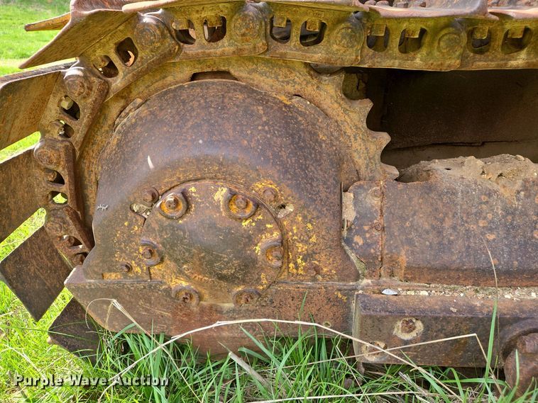 image for item EJ7455 1970 Caterpillar D4 dozer
