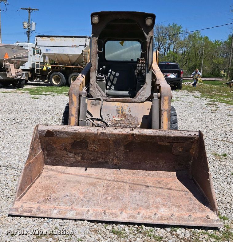 image for item EJ7458 2014 Gehl R220 skid steer loader
