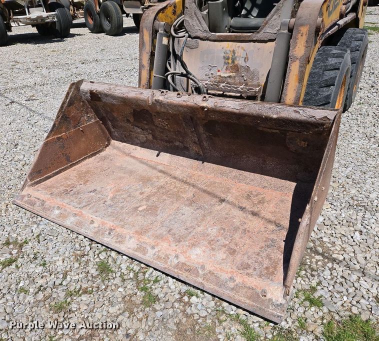 image for item EJ7458 2014 Gehl R220 skid steer loader
