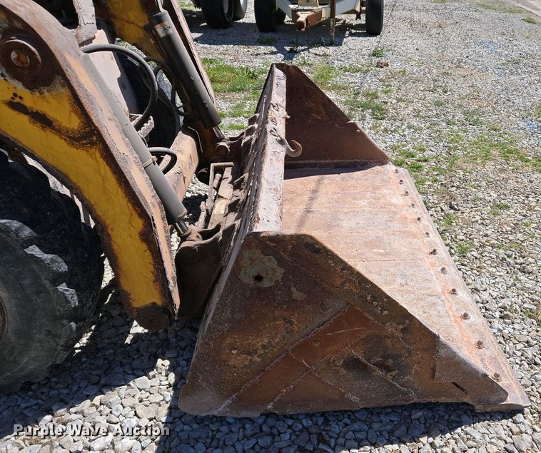 image for item EJ7458 2014 Gehl R220 skid steer loader