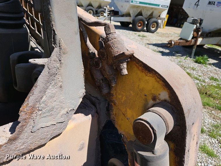 image for item EJ7458 2014 Gehl R220 skid steer loader