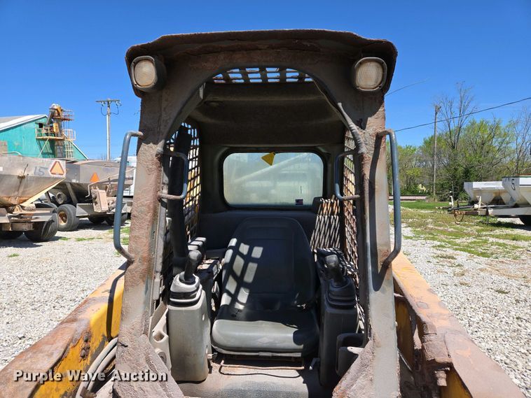 image for item EJ7458 2014 Gehl R220 skid steer loader