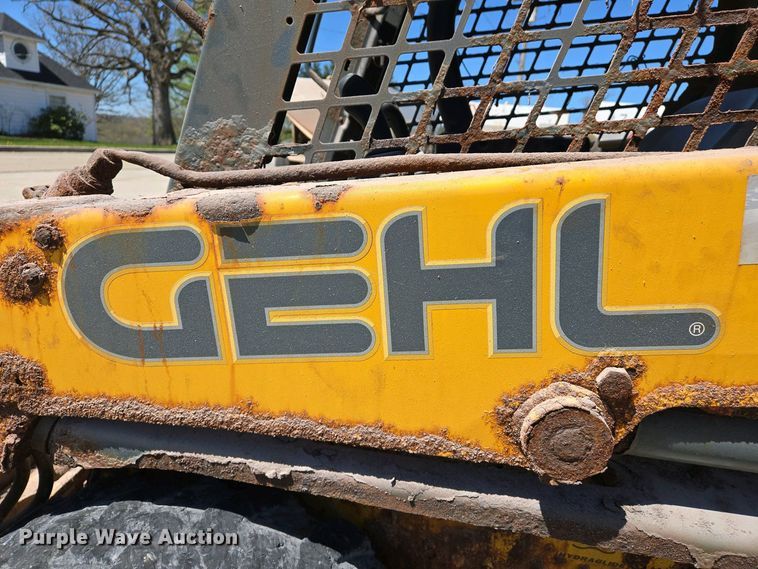 image for item EJ7458 2014 Gehl R220 skid steer loader