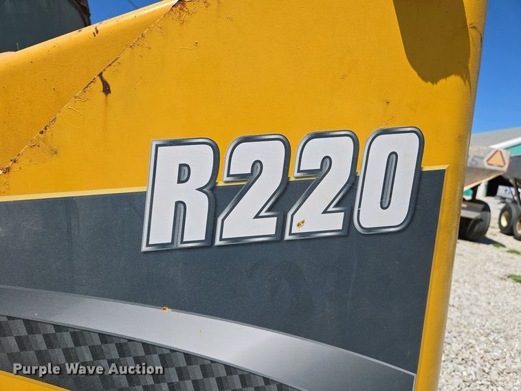 image for item EJ7458 2014 Gehl R220 skid steer loader