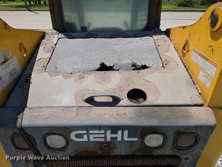 image for item EJ7458 2014 Gehl R220 skid steer loader