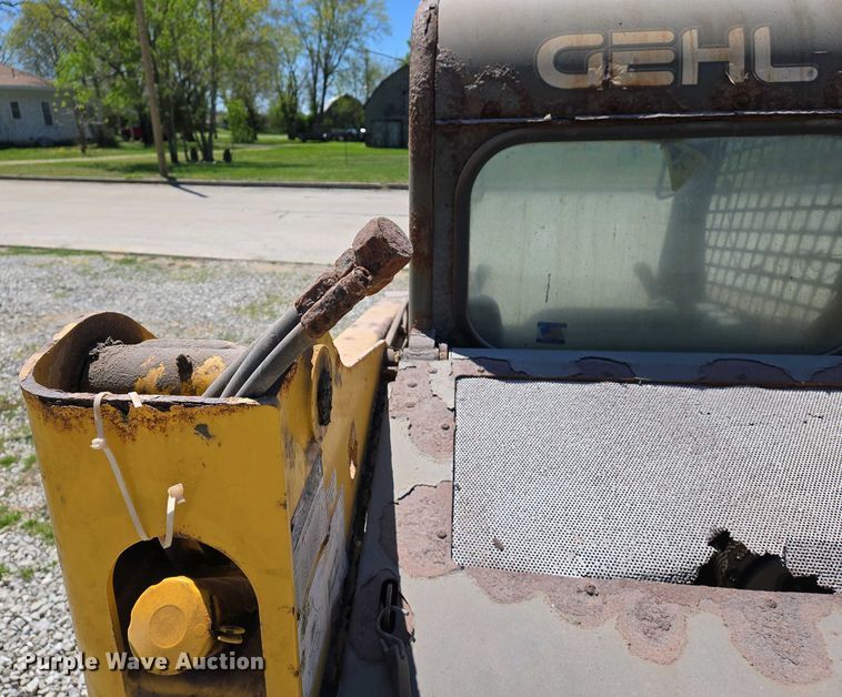 image for item EJ7458 2014 Gehl R220 skid steer loader