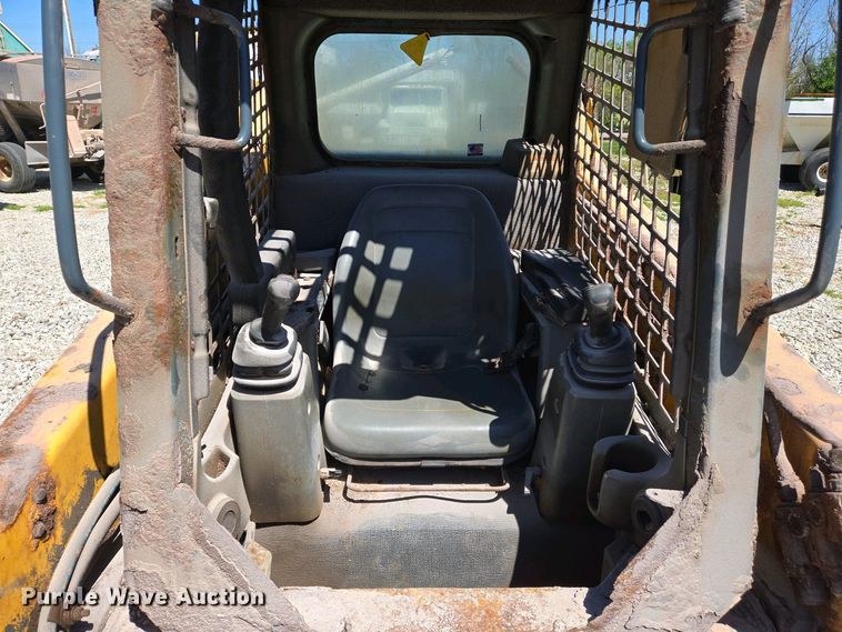 image for item EJ7458 2014 Gehl R220 skid steer loader