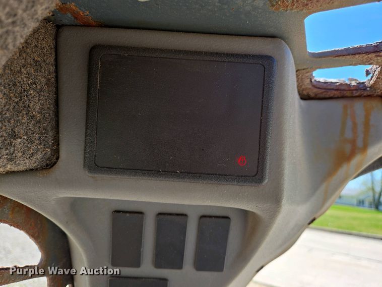 image for item EJ7458 2014 Gehl R220 skid steer loader