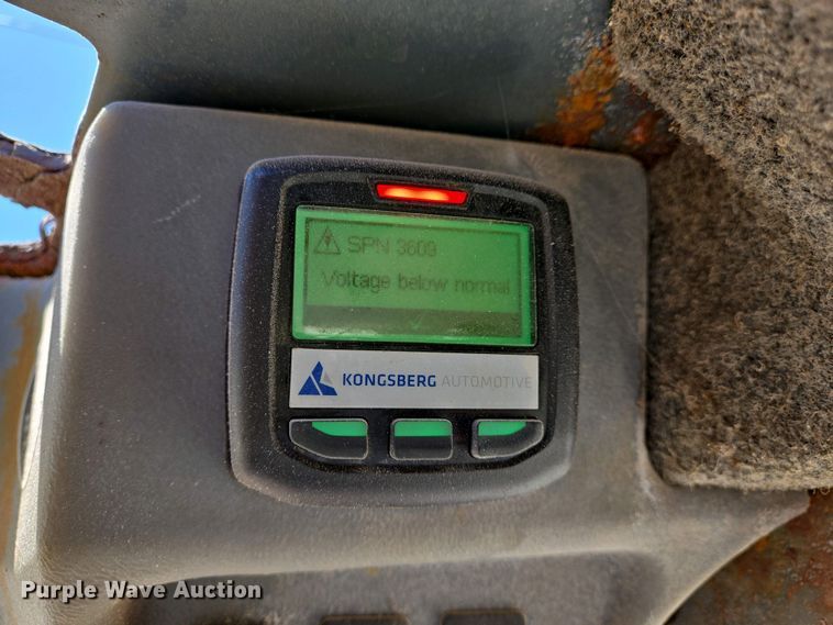 image for item EJ7458 2014 Gehl R220 skid steer loader