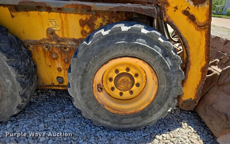 image for item EJ7458 2014 Gehl R220 skid steer loader