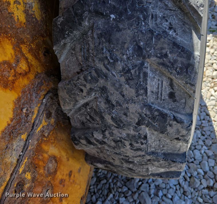 image for item EJ7458 2014 Gehl R220 skid steer loader