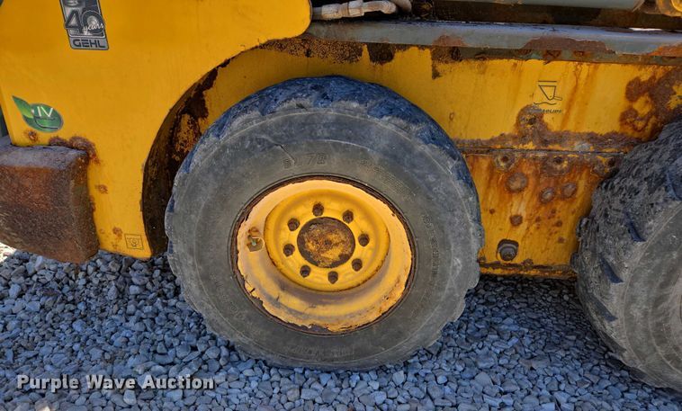 image for item EJ7458 2014 Gehl R220 skid steer loader