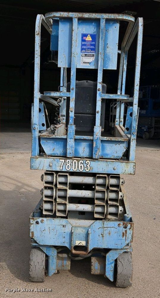 image for item EJ7474 2007 Genie GS1930 scissor lift