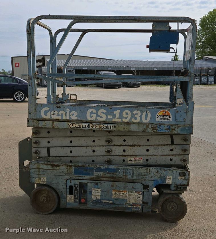 image for item EJ7474 2007 Genie GS1930 scissor lift