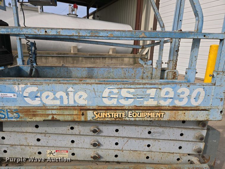 image for item EJ7474 2007 Genie GS1930 scissor lift