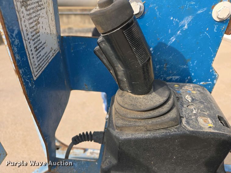 image for item EJ7474 2007 Genie GS1930 scissor lift