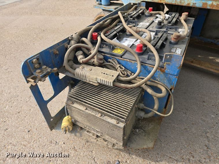 image for item EJ7474 2007 Genie GS1930 scissor lift