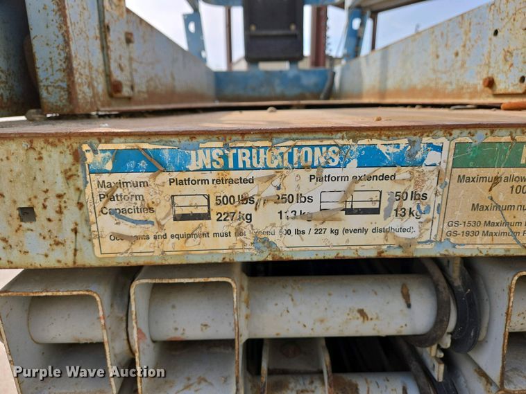 image for item EJ7474 2007 Genie GS1930 scissor lift