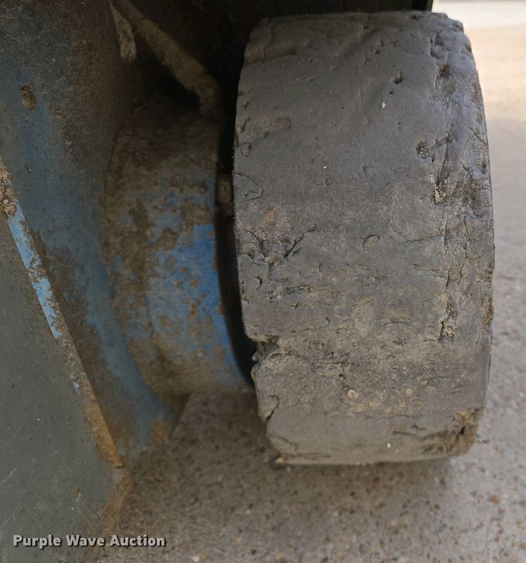 image for item EJ7474 2007 Genie GS1930 scissor lift