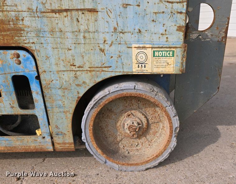 image for item EJ7474 2007 Genie GS1930 scissor lift