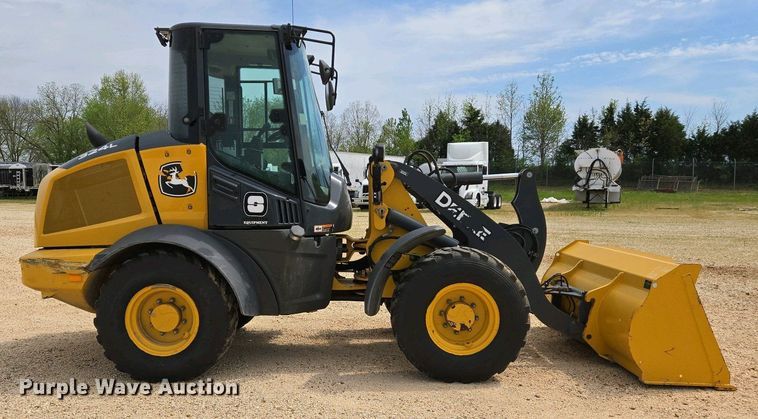 image for item EJ7484 2022 John Deere 324L wheel loader