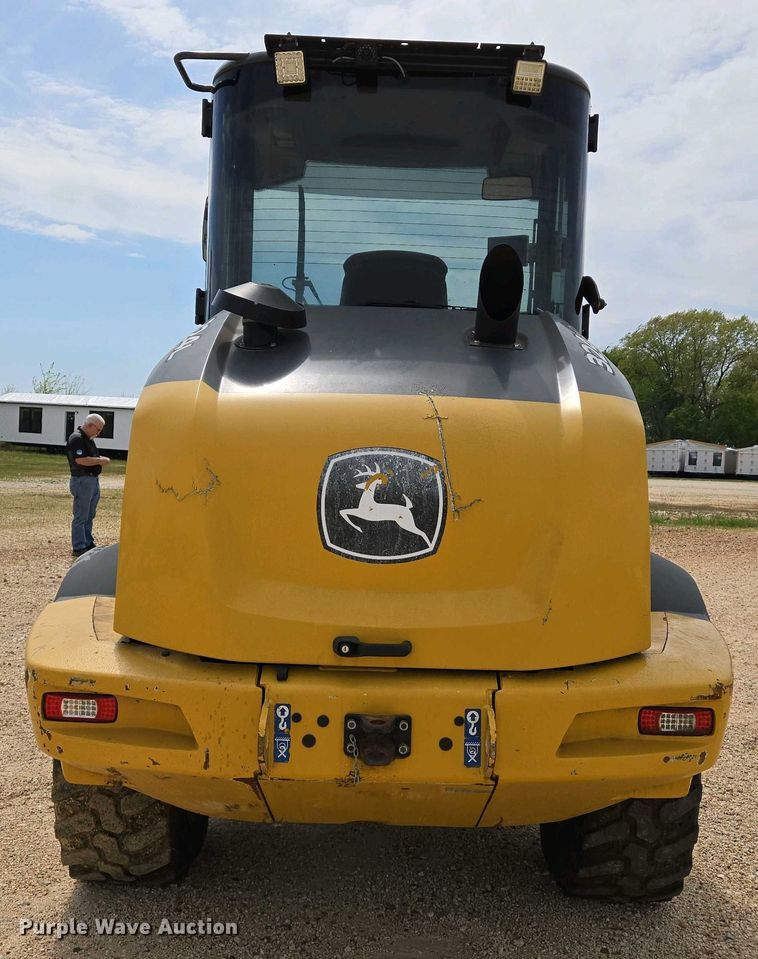 image for item EJ7484 2022 John Deere 324L wheel loader