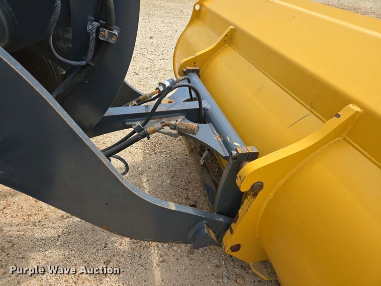 image for item EJ7484 2022 John Deere 324L wheel loader