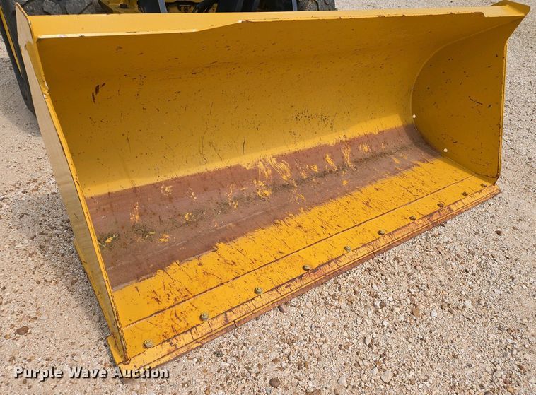 image for item EJ7484 2022 John Deere 324L wheel loader