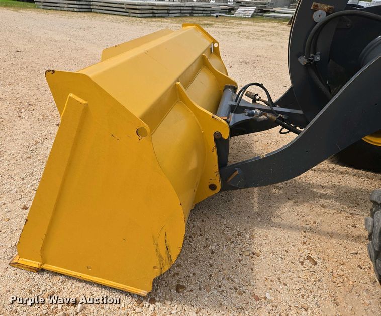image for item EJ7484 2022 John Deere 324L wheel loader