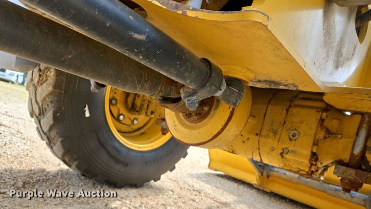 image for item EJ7484 2022 John Deere 324L wheel loader