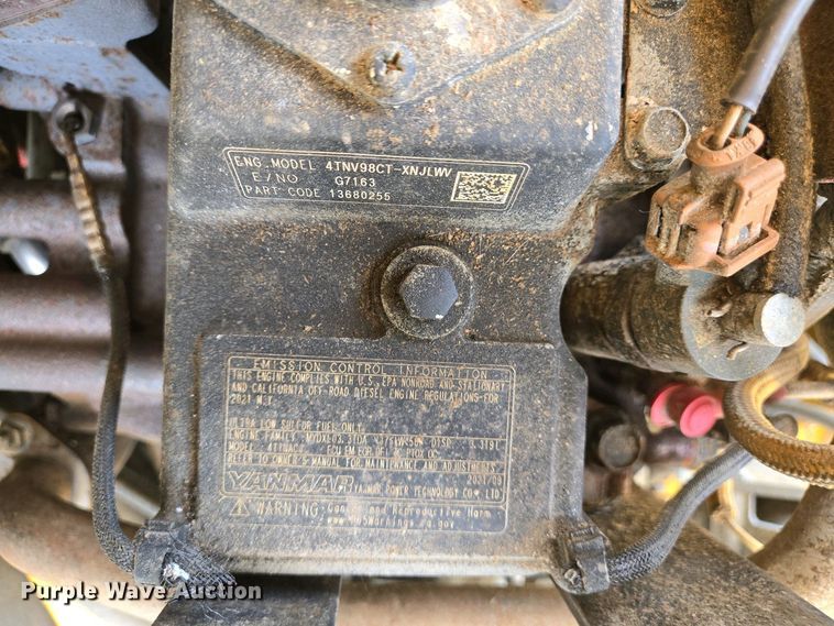 image for item EJ7484 2022 John Deere 324L wheel loader