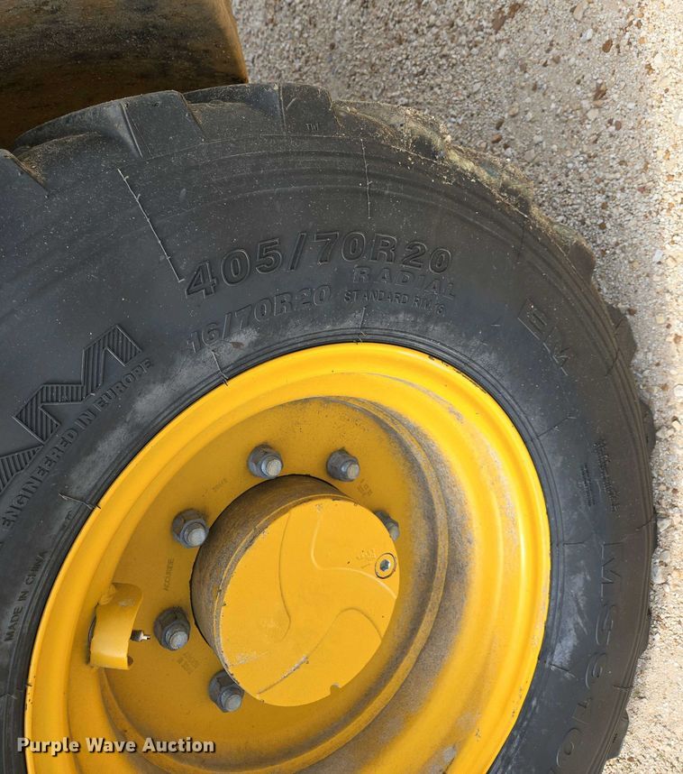 image for item EJ7484 2022 John Deere 324L wheel loader