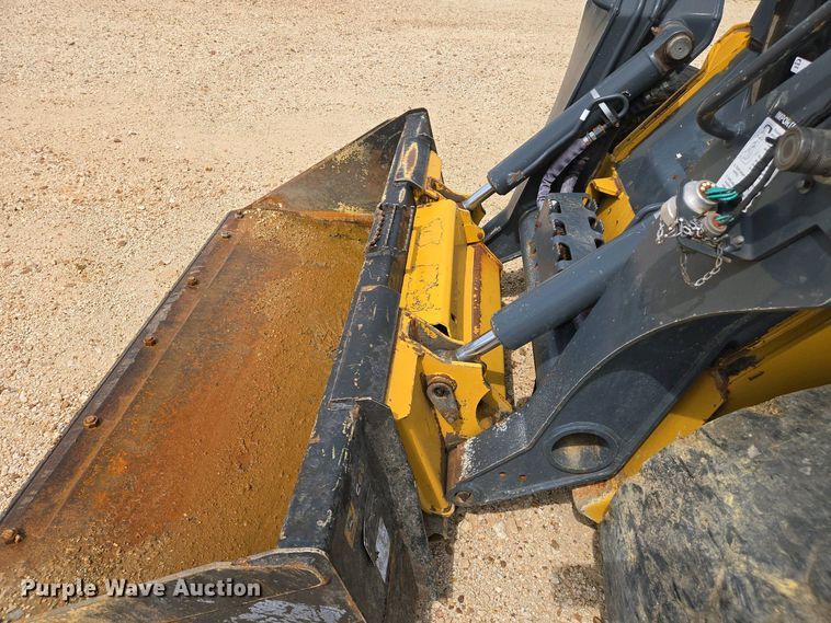 image for item EJ7485 2022 John Deere 324G skid steer loader
