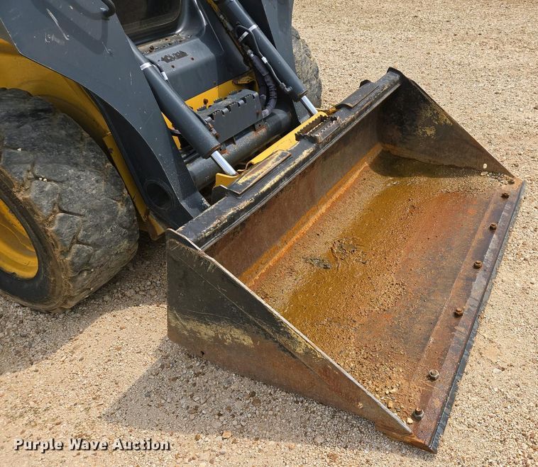 image for item EJ7485 2022 John Deere 324G skid steer loader