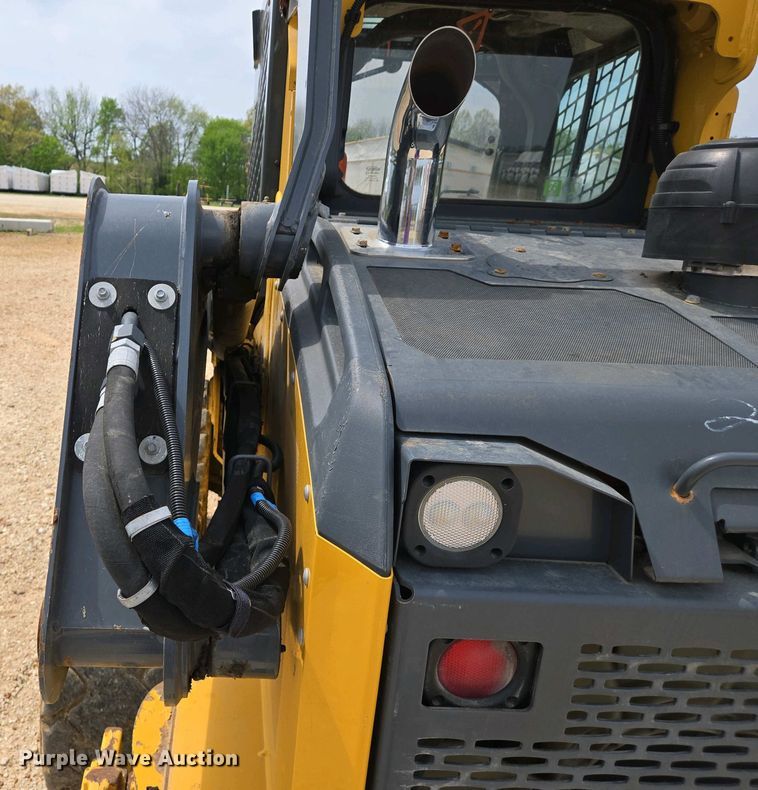 image for item EJ7485 2022 John Deere 324G skid steer loader