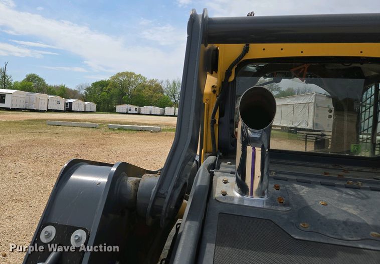 image for item EJ7485 2022 John Deere 324G skid steer loader