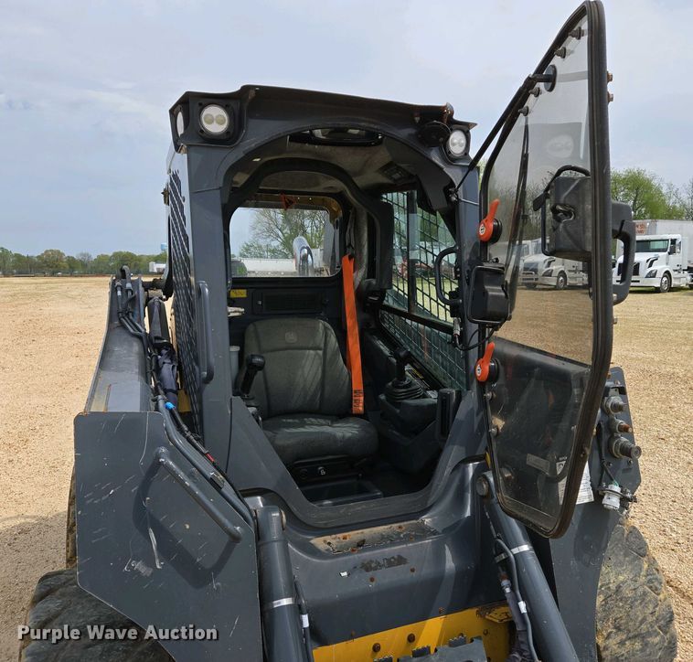 image for item EJ7485 2022 John Deere 324G skid steer loader