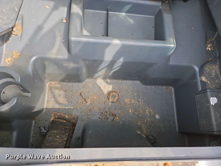 image for item EJ7485 2022 John Deere 324G skid steer loader