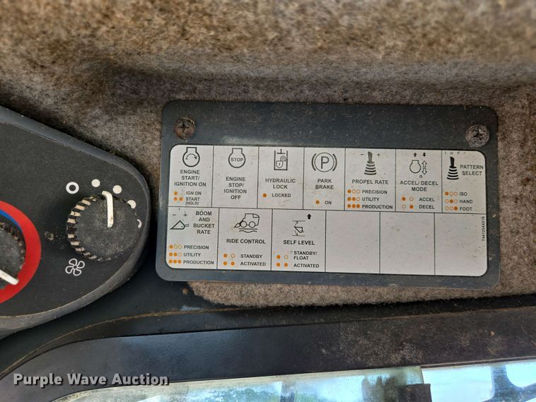 image for item EJ7485 2022 John Deere 324G skid steer loader