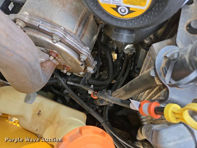 image for item EJ7485 2022 John Deere 324G skid steer loader