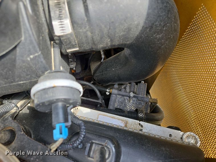 image for item EJ7485 2022 John Deere 324G skid steer loader